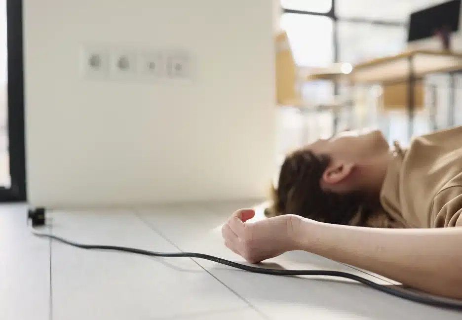 person passed out after electrical shock